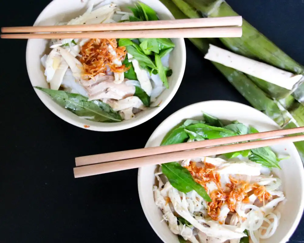 Top 15 Dalat Best Dishes Must Try is Banh Uot Long Ga
