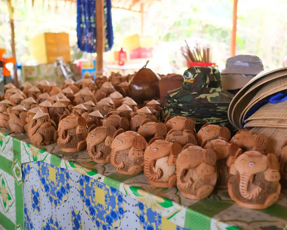 Top 15 best souvenirs to buy Ho Chi Minh