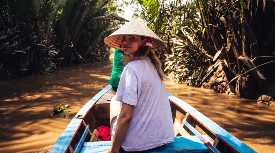 Ho Chi Minh Tour Package 3 days: Tunnels – Muine – Mekong Delta
