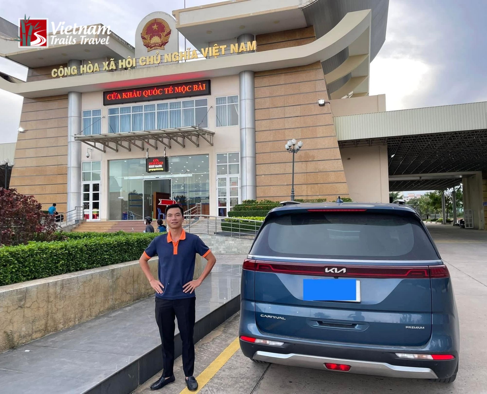A driver waiting at Moc Bai International Border Gate after dropping off clients for visa extension in Vietnam