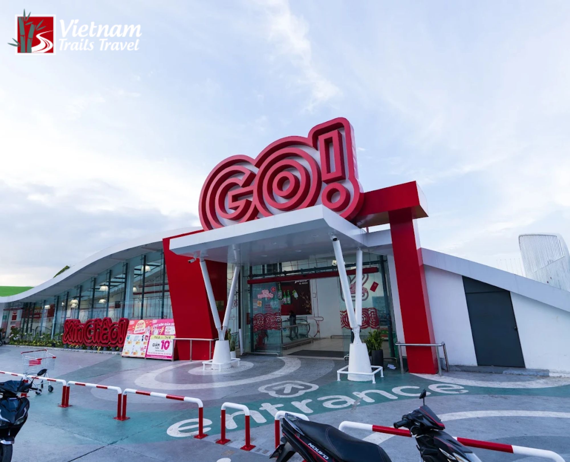 Main entrance of the Go! Dalat supermarket and shopping center in Da Lat