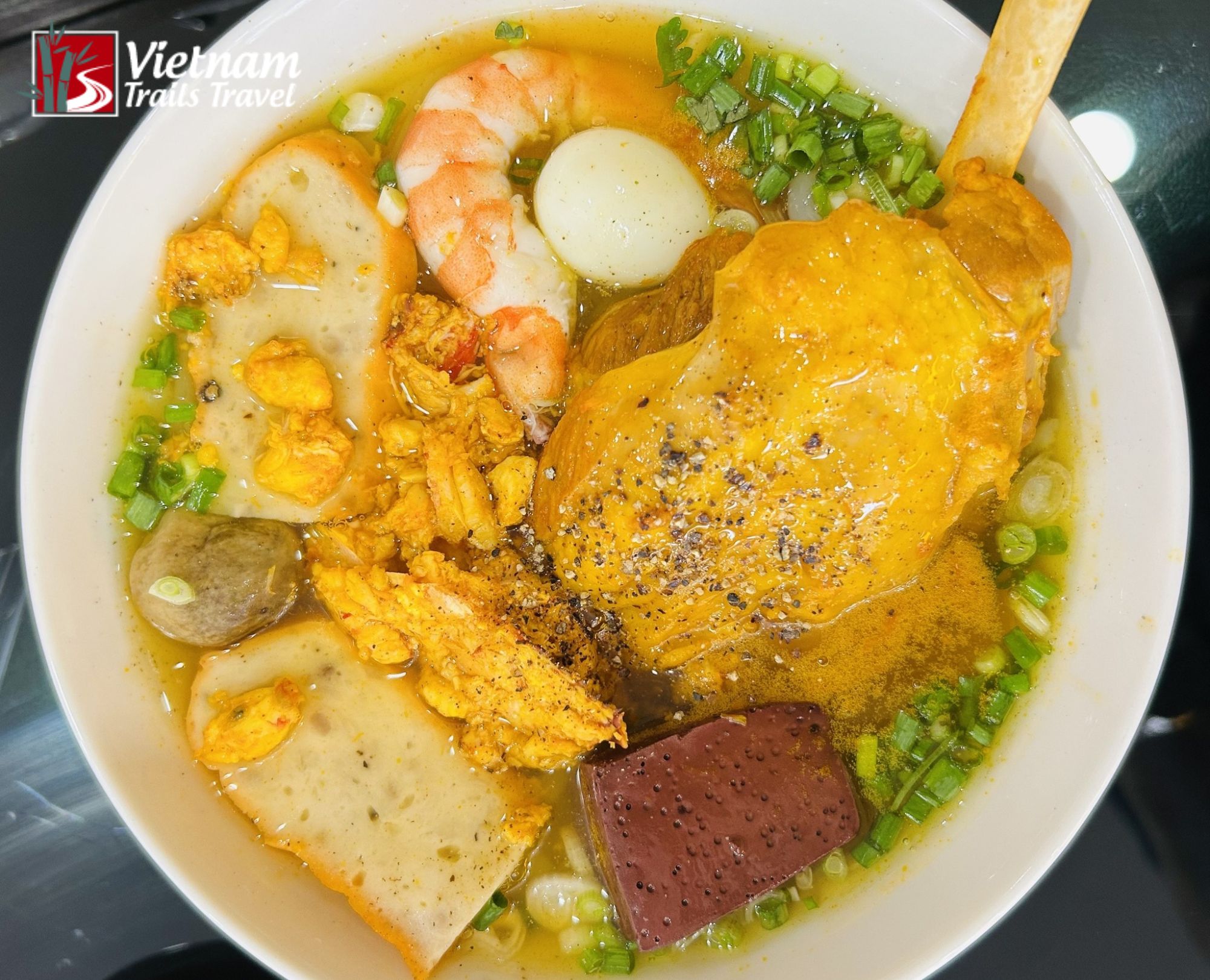 Crab thick noodle soup (Bánh canh cua)