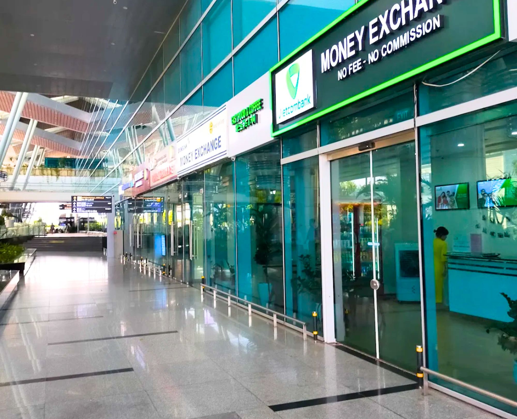 Tourists often exchange money at Da Nang Airport due to its convenience
