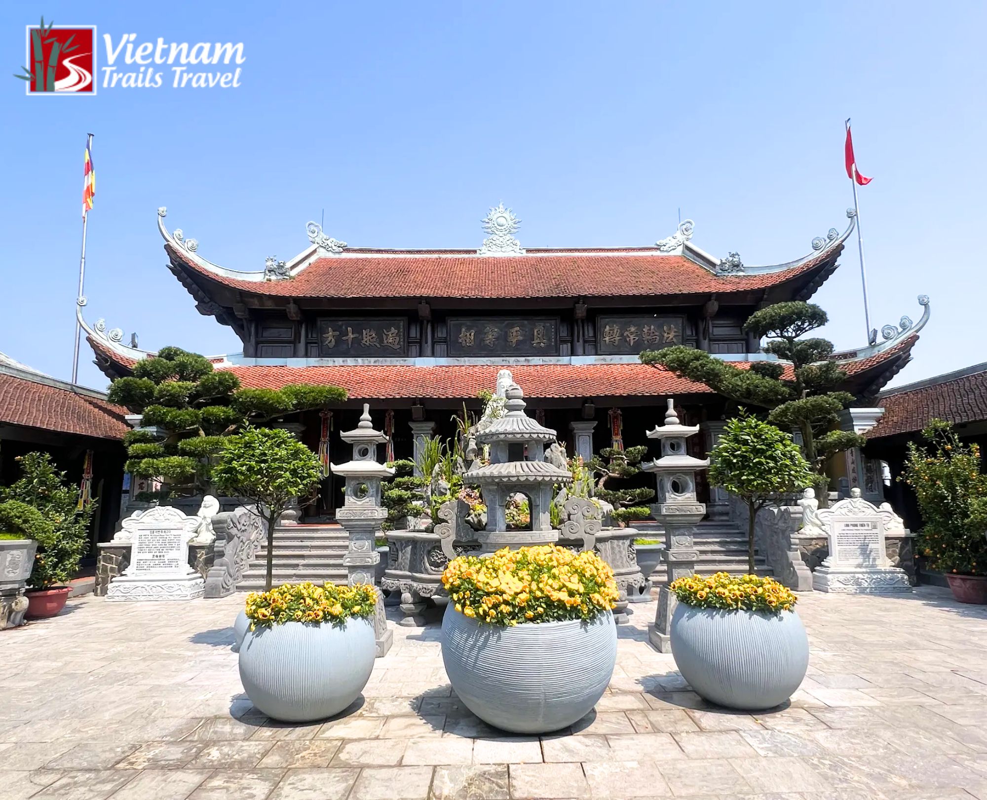 Linh Chua Linh Tu Temple with traditional Vietnamese architecture