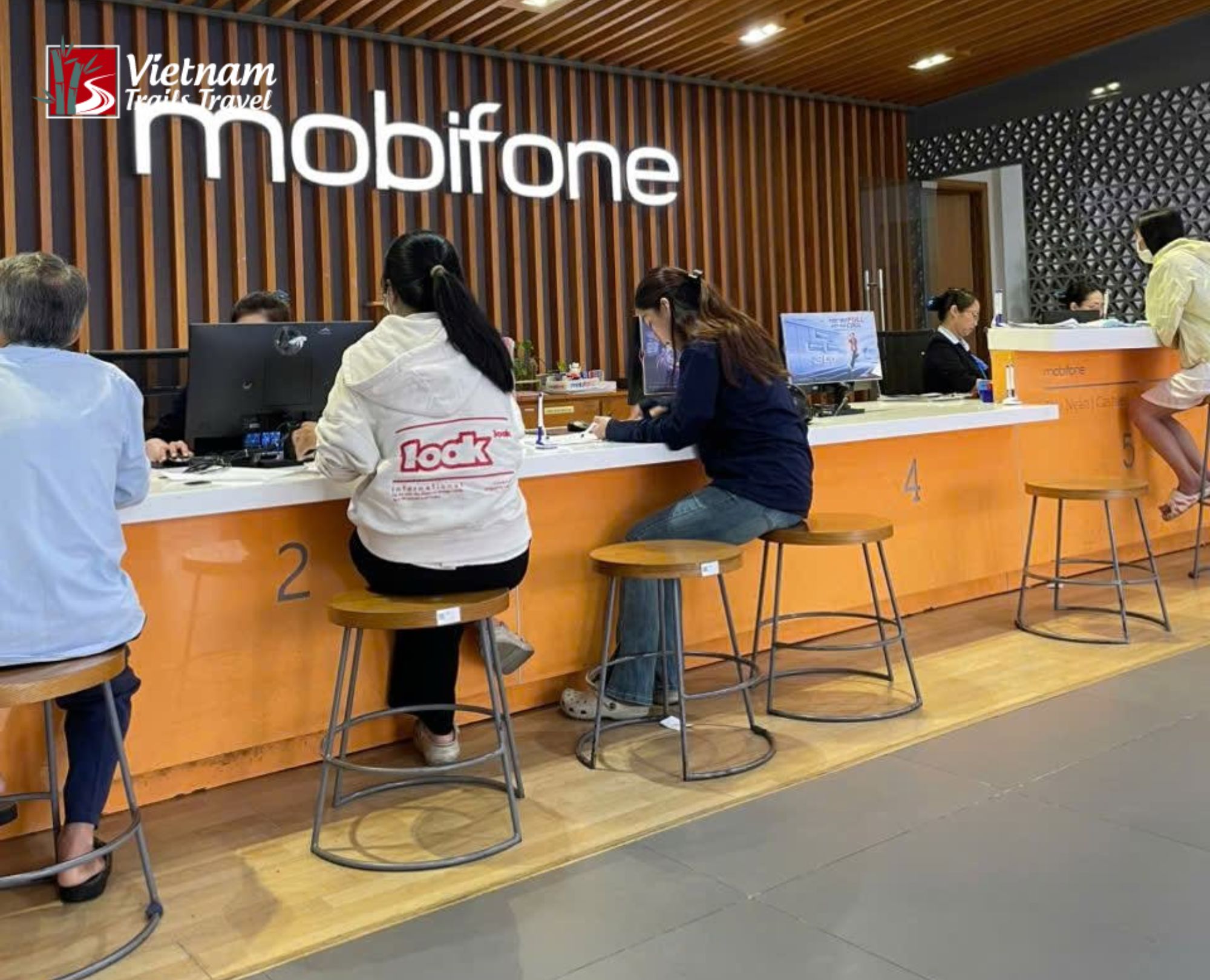 MobiFone's customer support area is modern and luxurious